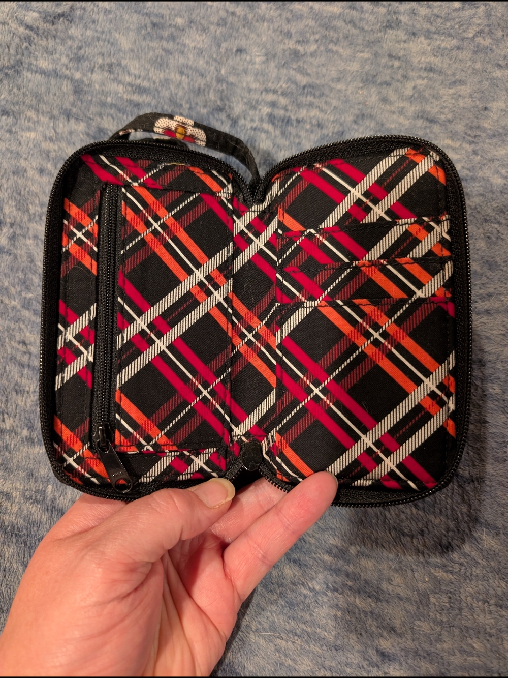 Vera Bradley Pirouette Black Quilted Floral Wristlet Wallet (Retired Pattern) - Picture 5 of 5